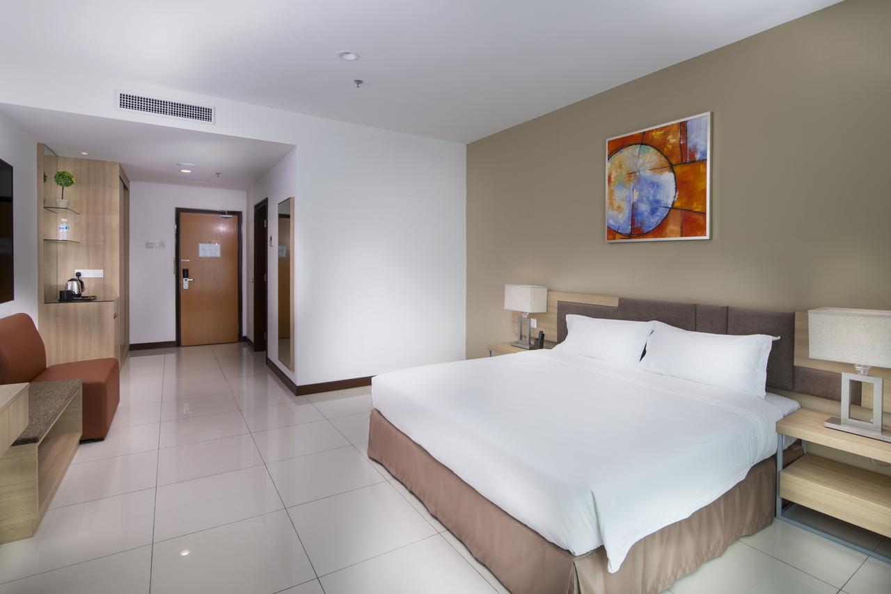 One Pacific And Serviced Apartemen George Town