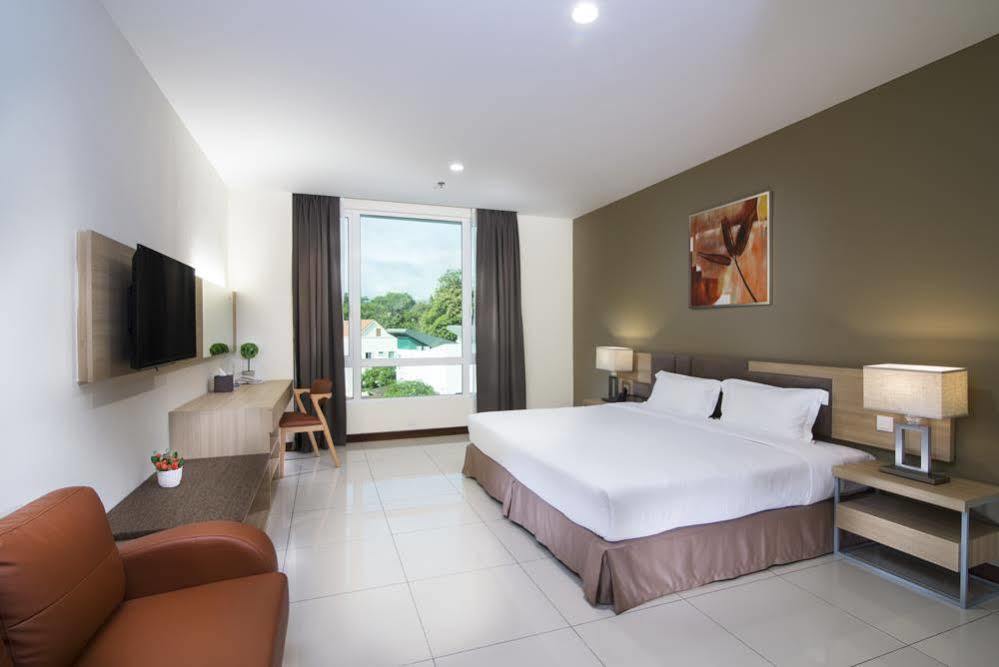One Pacific And Serviced George Town